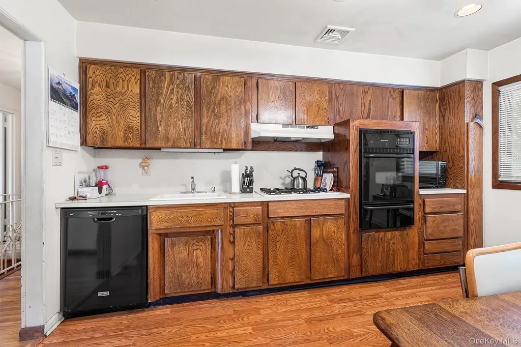 37 Beaumont Drive Plainview NY 11803