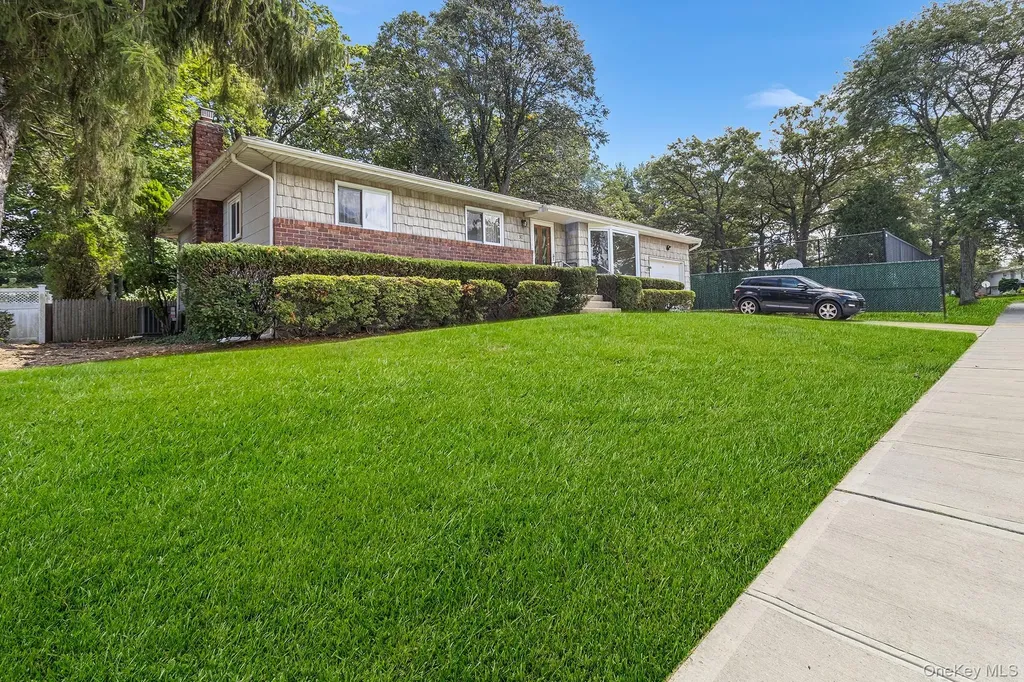 37 Beaumont Drive Plainview NY 11803