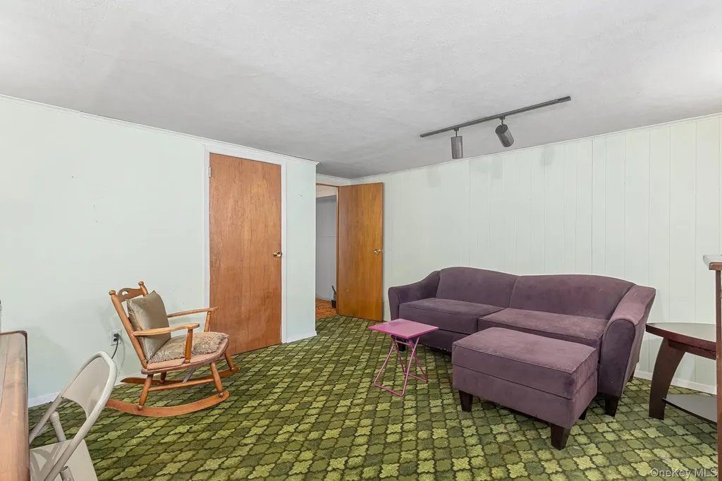 37 Beaumont Drive Plainview NY 11803