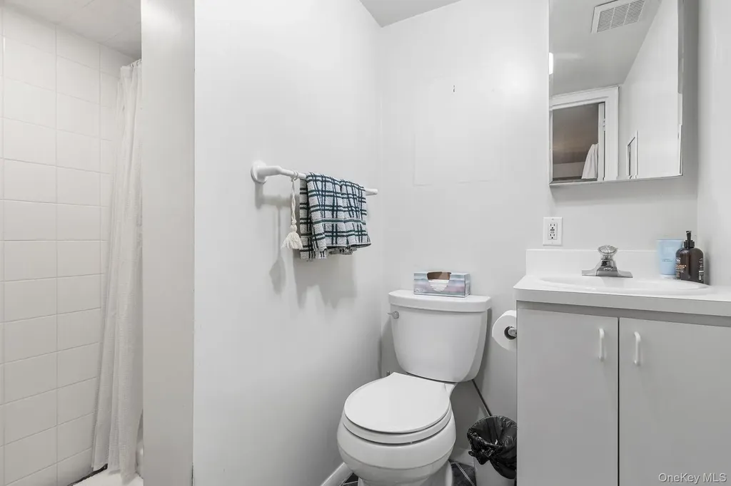 37 Beaumont Drive Plainview NY 11803