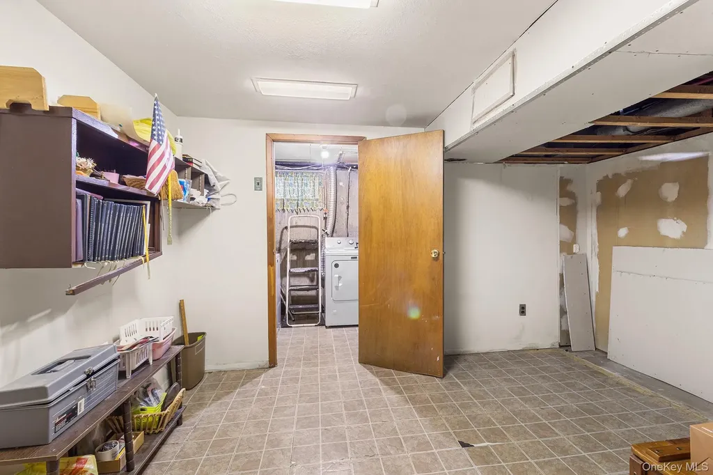 37 Beaumont Drive Plainview NY 11803