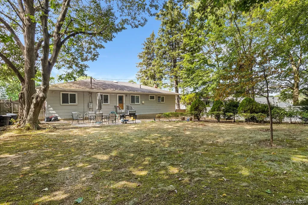 37 Beaumont Drive Plainview NY 11803