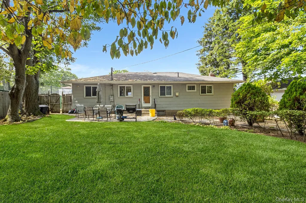 37 Beaumont Drive Plainview NY 11803
