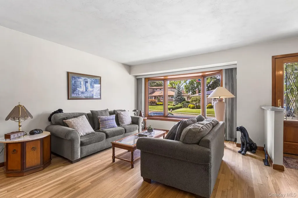 37 Beaumont Drive Plainview NY 11803
