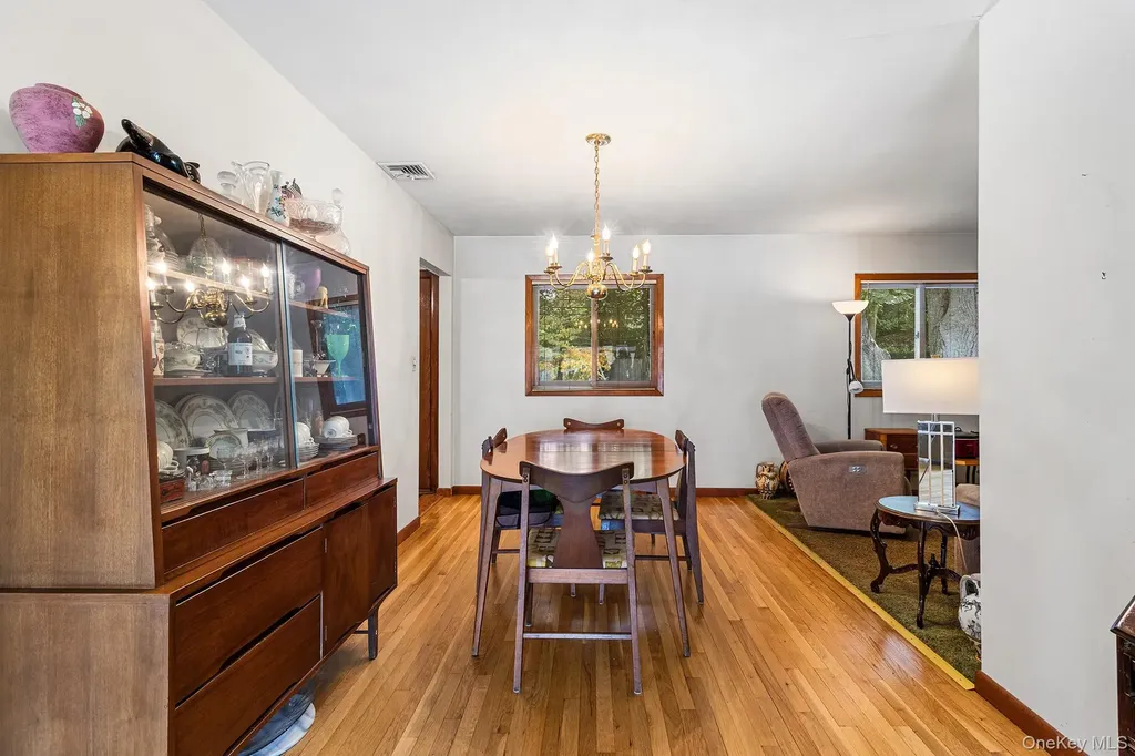 37 Beaumont Drive Plainview NY 11803