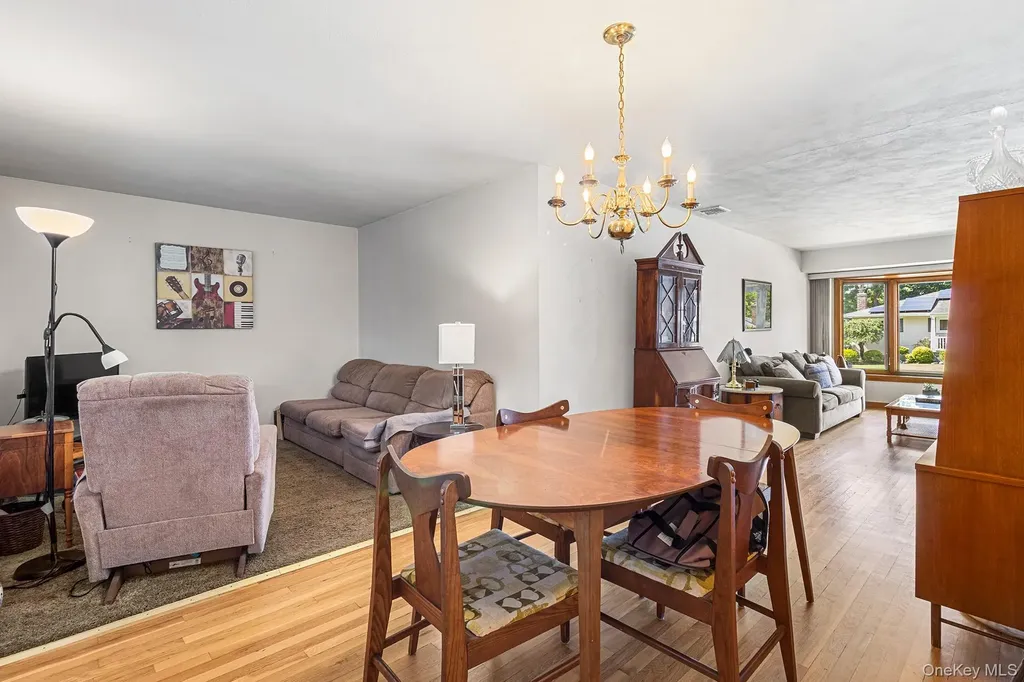 37 Beaumont Drive Plainview NY 11803