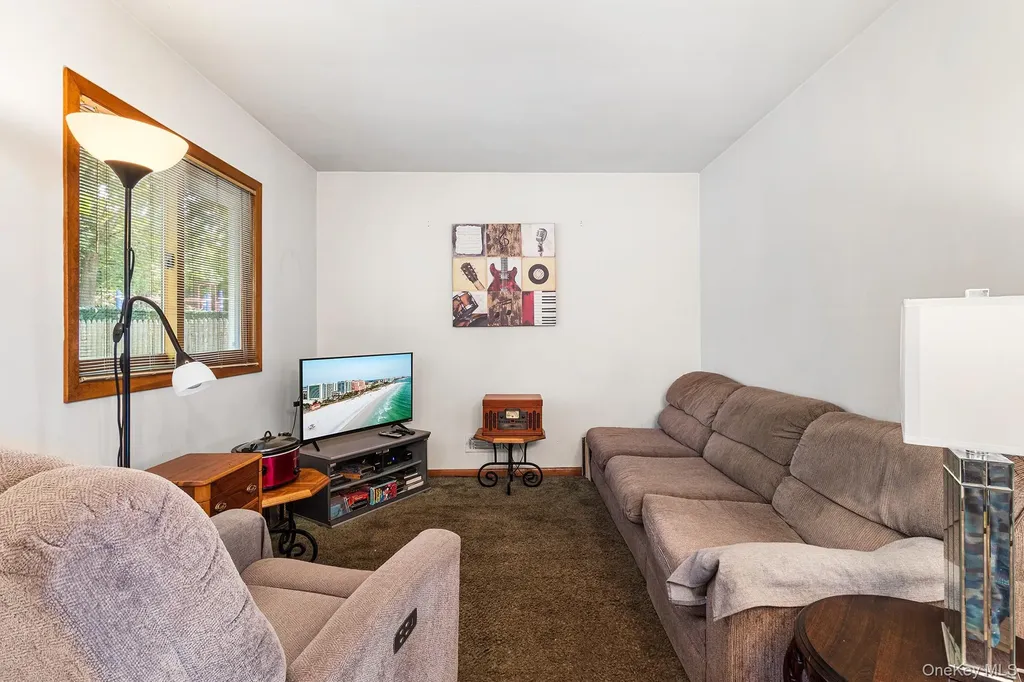 37 Beaumont Drive Plainview NY 11803