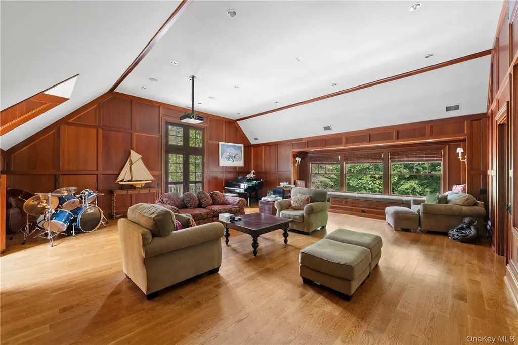 284 W Patent Road Bedford NY 10506