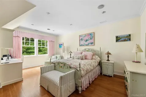 284 W Patent Road Bedford NY 10506