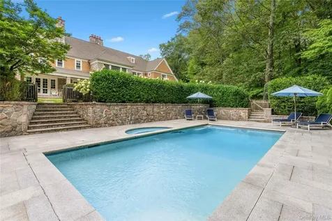 284 W Patent Road Bedford NY 10506