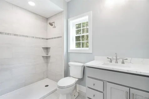 7 Bear Hollow Lane Hyde Park NY 12538