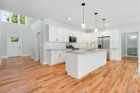 7 Bear Hollow Lane Hyde Park NY 12538