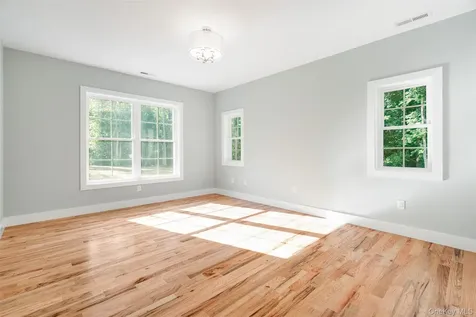 7 Bear Hollow Lane Hyde Park NY 12538