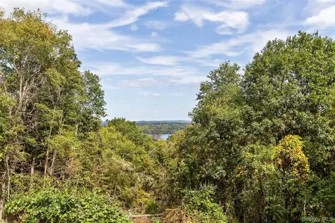 33 Raspberry Lane Carmel NY 10512