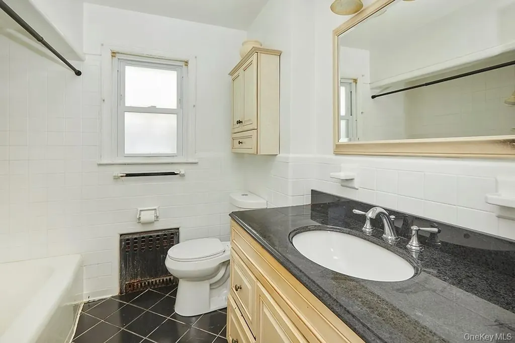 59 Bayview Place Staten Island NY 10304