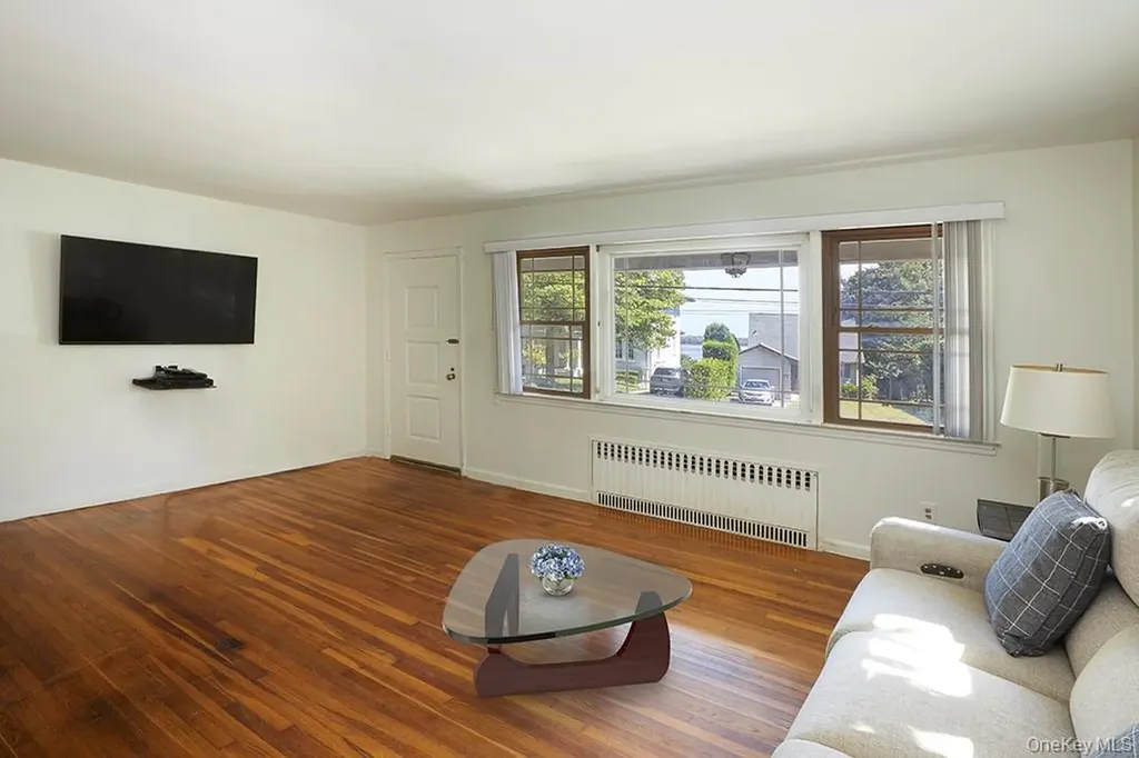 59 Bayview Place Staten Island NY 10304