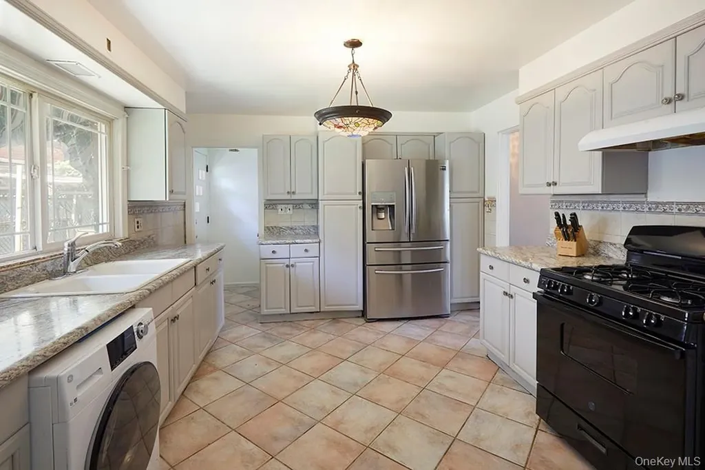 59 Bayview Place Staten Island NY 10304