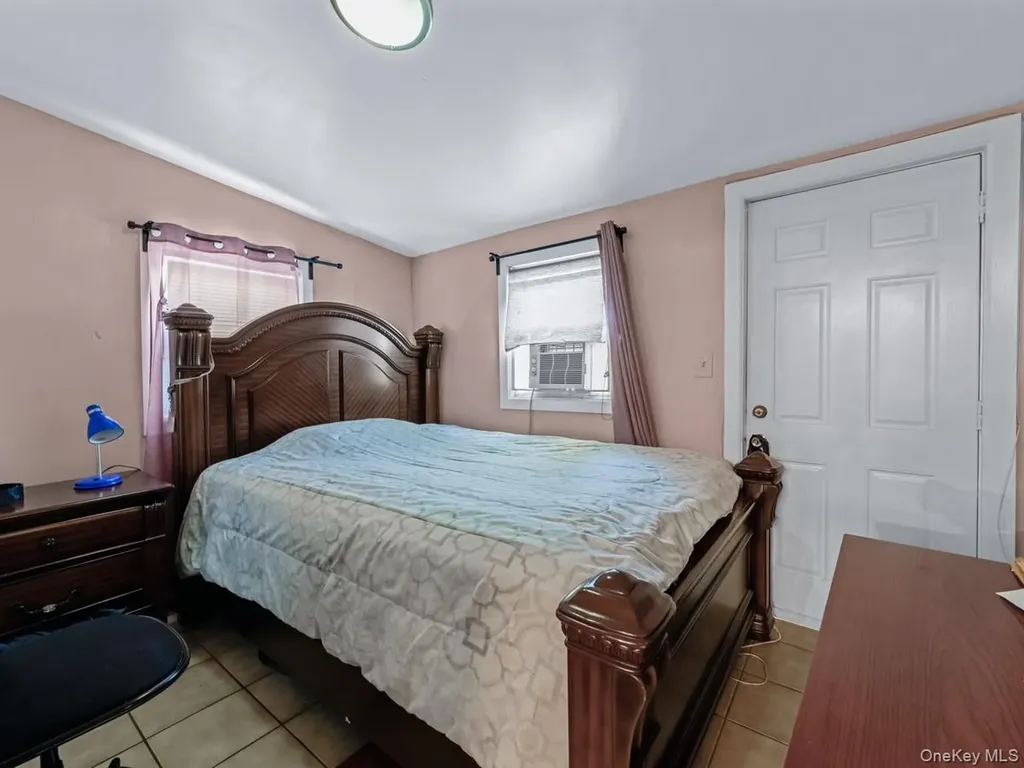 24016 128th Road Rosedale NY 11422