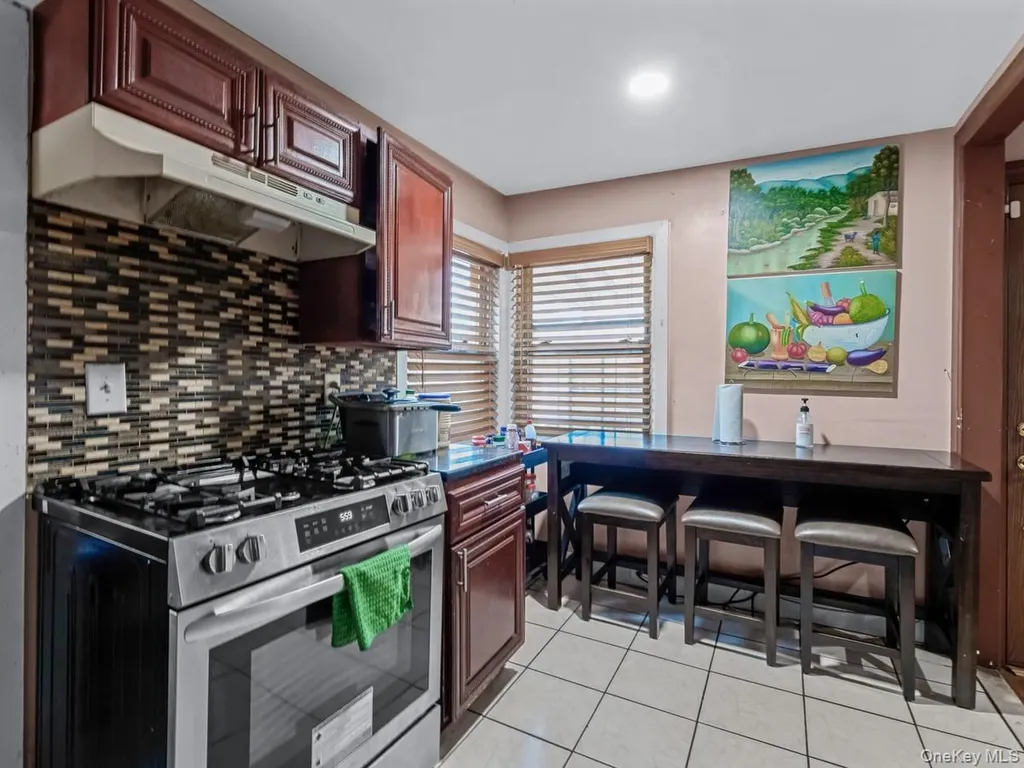 24016 128th Road Rosedale NY 11422