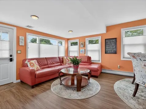 409 Bayville Avenue Bayville NY 11709