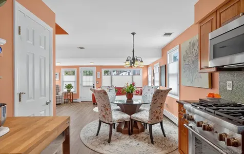 409 Bayville Avenue Bayville NY 11709