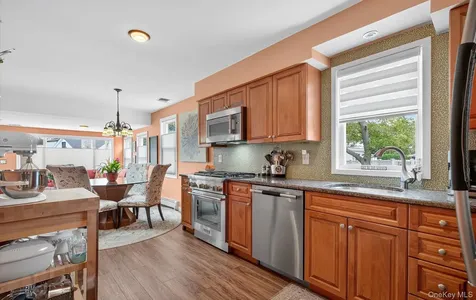 409 Bayville Avenue Bayville NY 11709