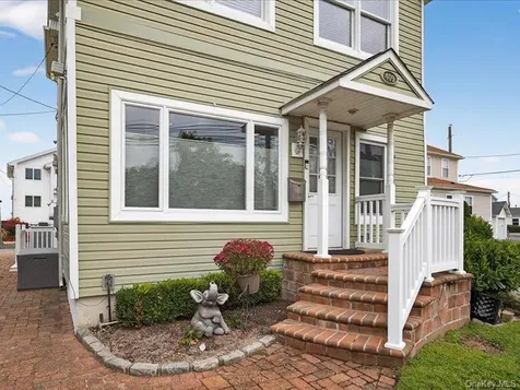 409 Bayville Avenue Bayville NY 11709