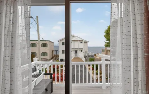 409 Bayville Avenue Bayville NY 11709