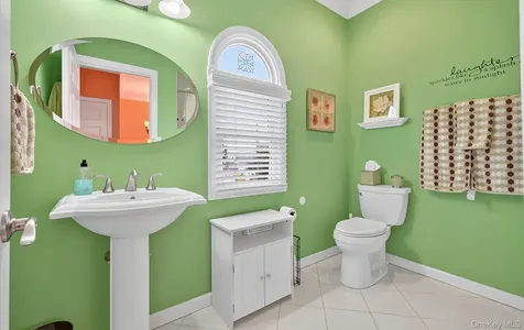 409 Bayville Avenue Bayville NY 11709