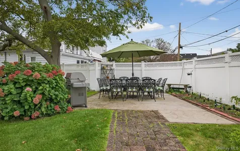 409 Bayville Avenue Bayville NY 11709