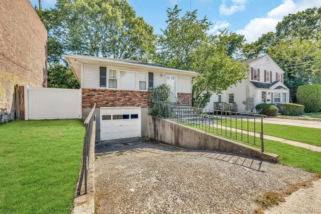 104 Broadway Malverne NY 11565