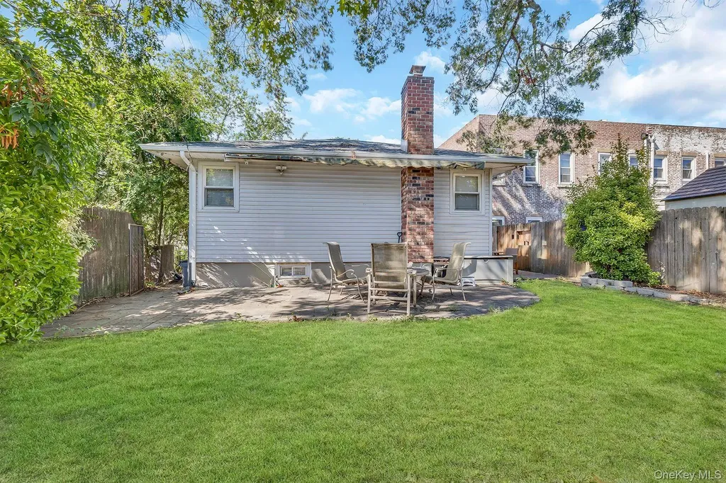 104 Broadway Malverne NY 11565