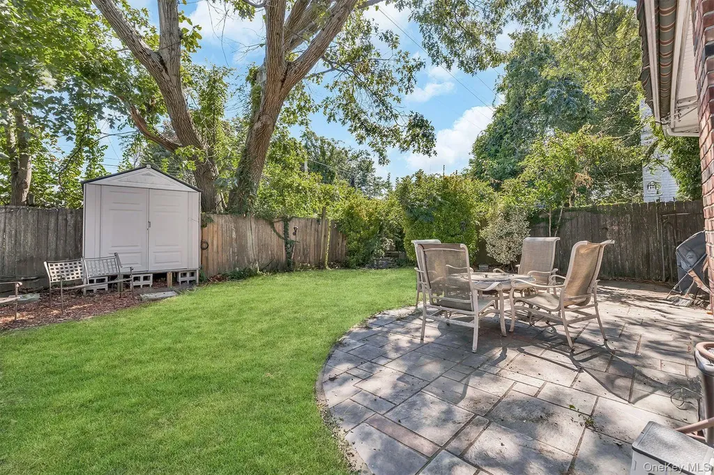 104 Broadway Malverne NY 11565