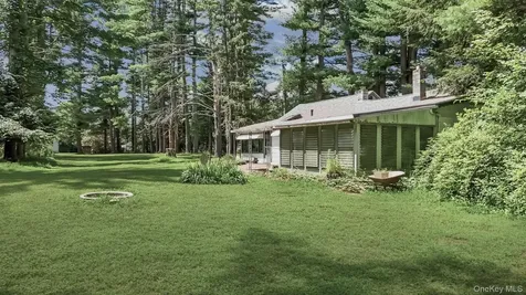12 Kiernan Glen Cuddebackville NY 12729