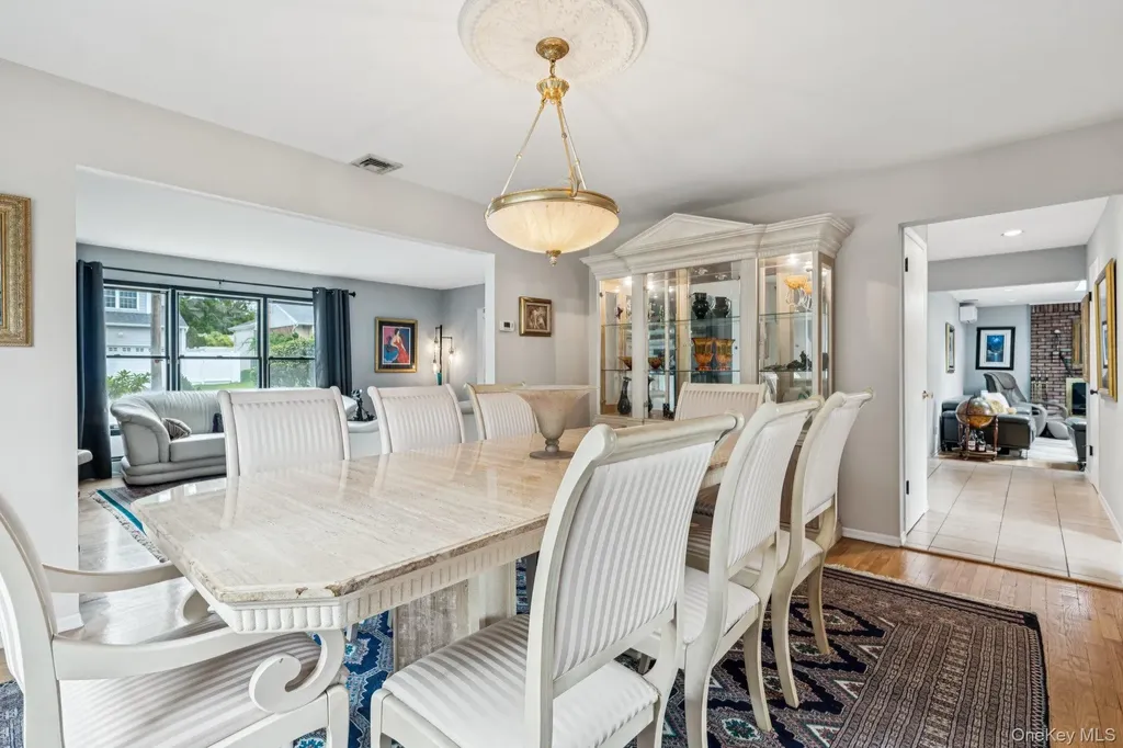 9 4th Place Syosset NY 11791
