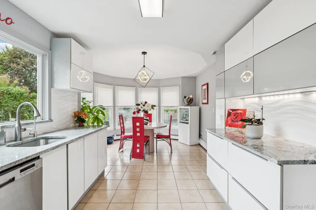 9 4th Place Syosset NY 11791