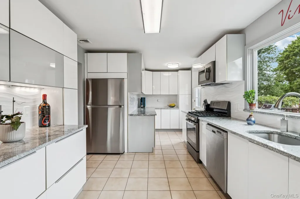 9 4th Place Syosset NY 11791