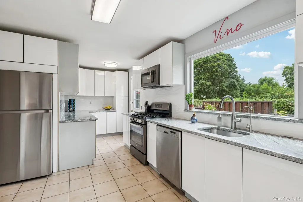 9 4th Place Syosset NY 11791
