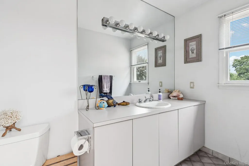 9 4th Place Syosset NY 11791
