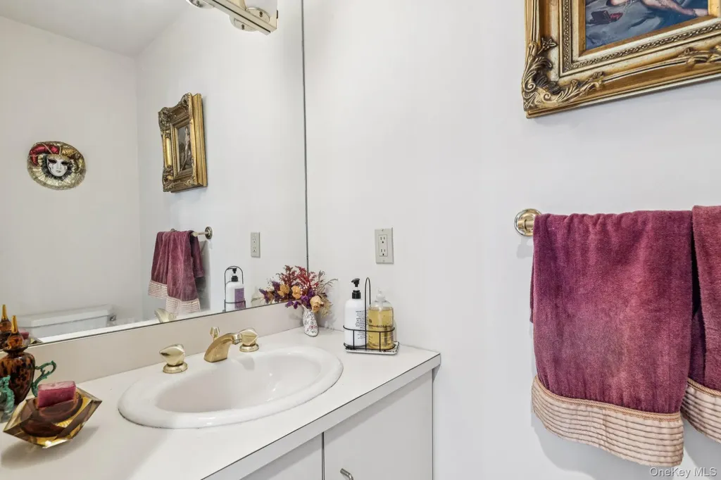 9 4th Place Syosset NY 11791
