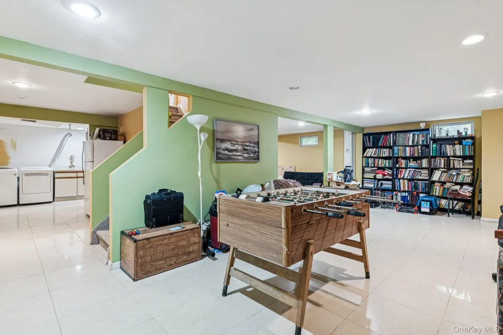 9 4th Place Syosset NY 11791