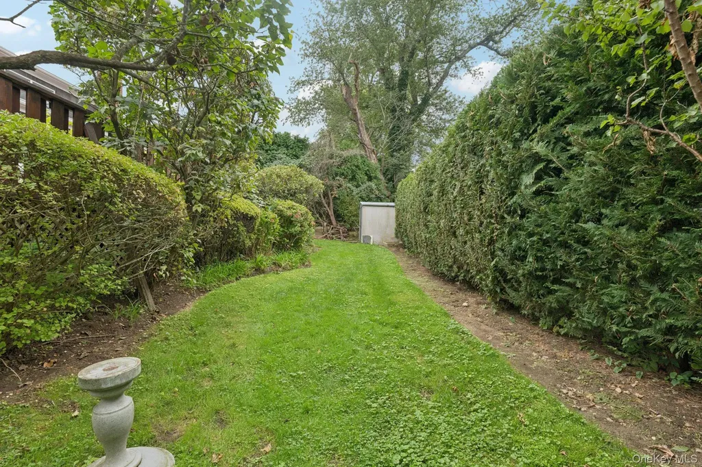 9 4th Place Syosset NY 11791