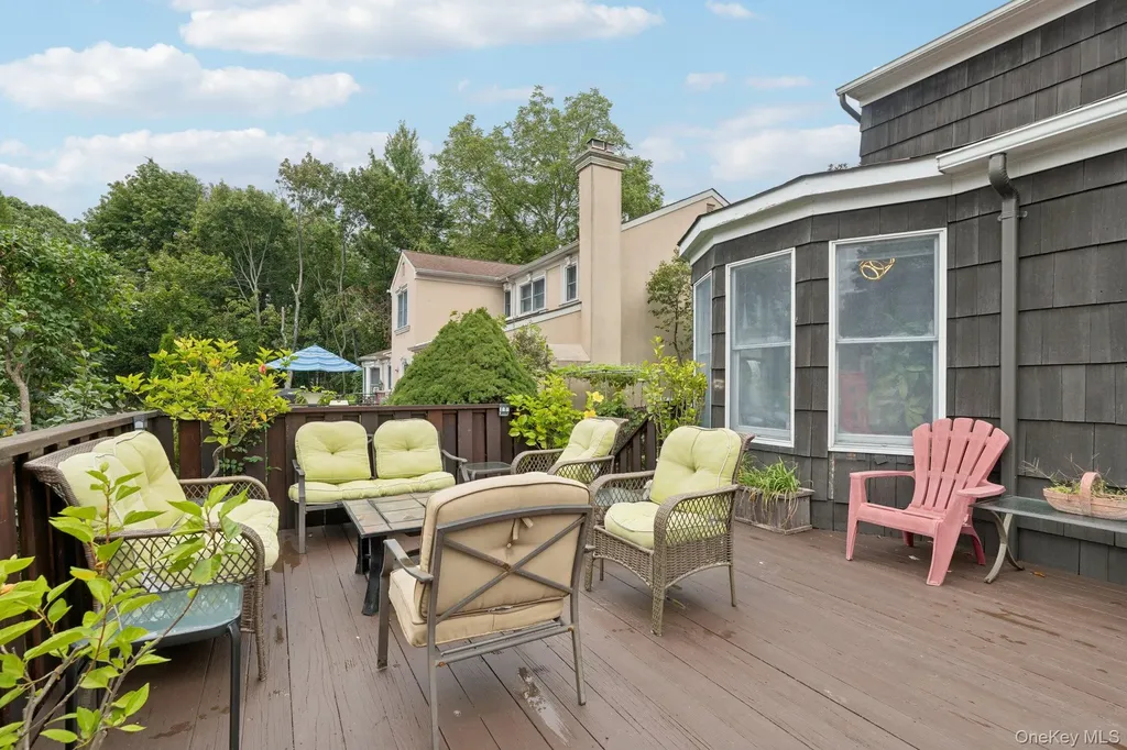 9 4th Place Syosset NY 11791