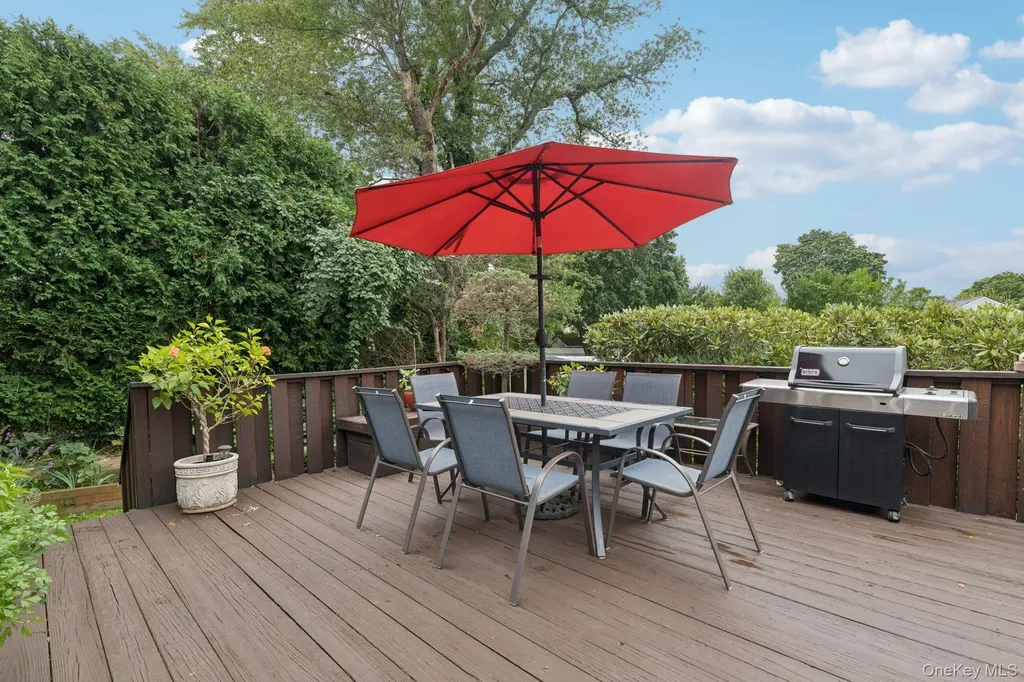 9 4th Place Syosset NY 11791