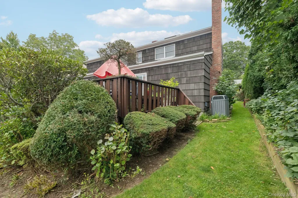 9 4th Place Syosset NY 11791