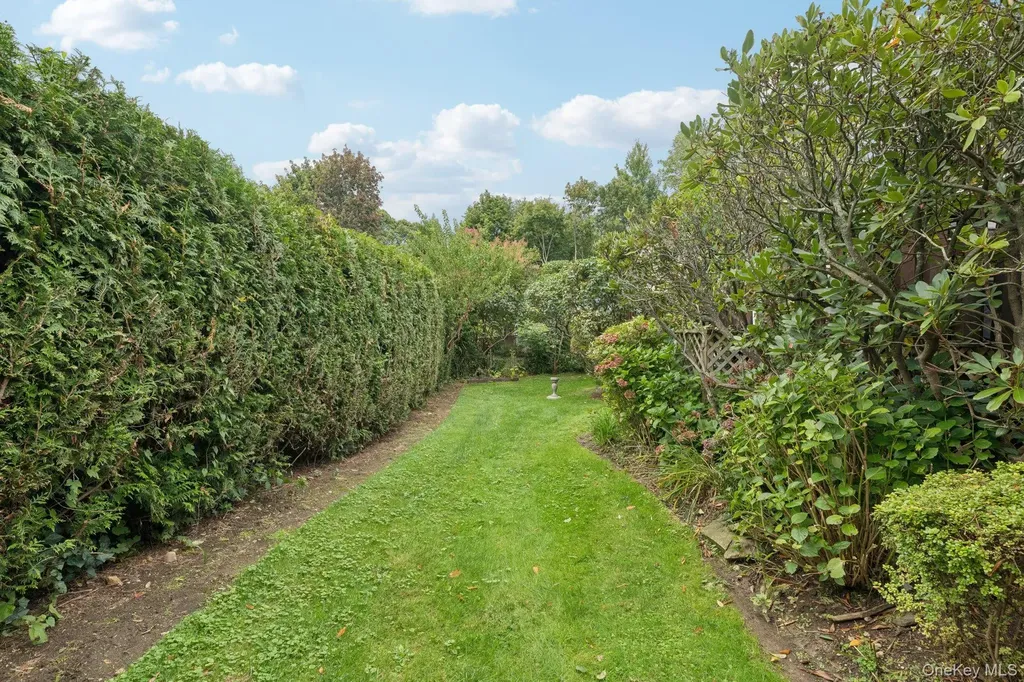 9 4th Place Syosset NY 11791
