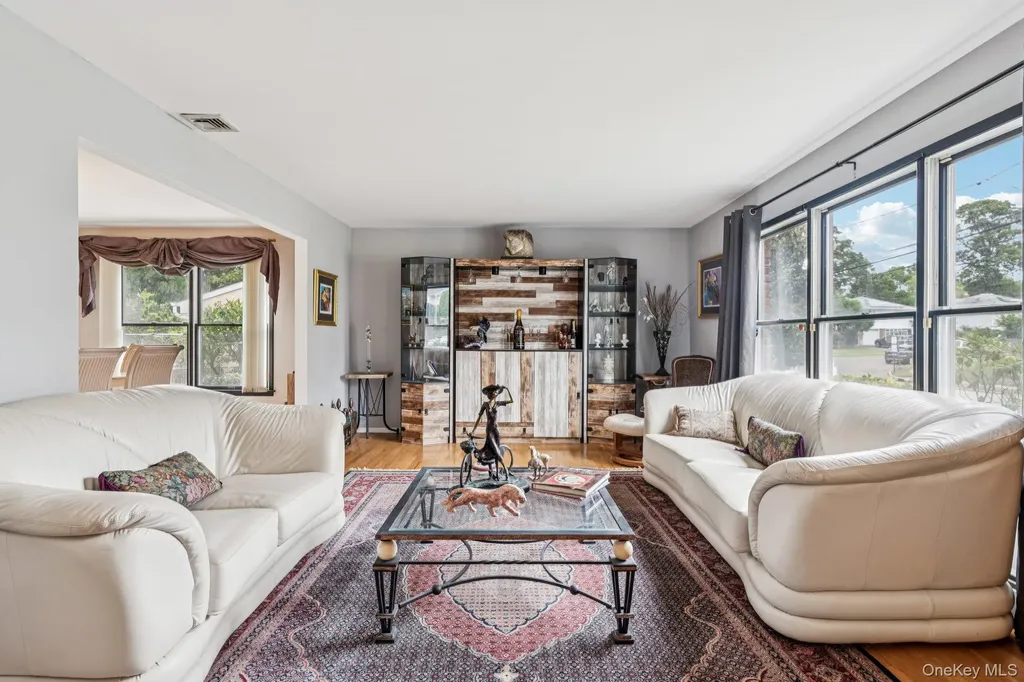 9 4th Place Syosset NY 11791