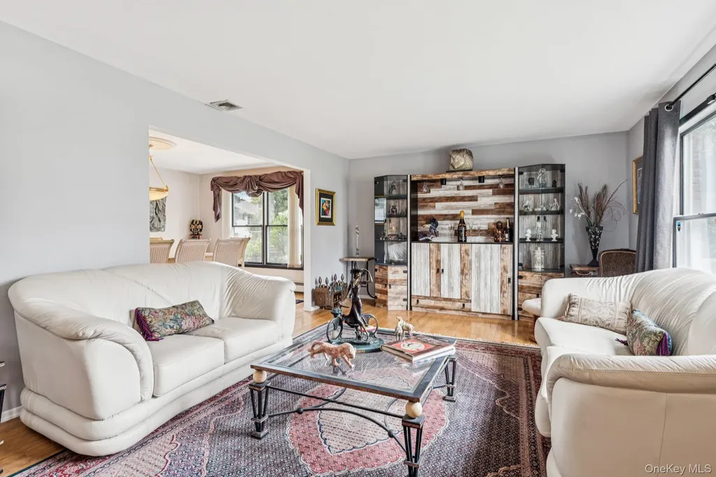 9 4th Place Syosset NY 11791