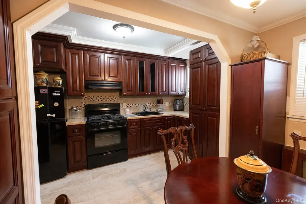1865 Hunt Avenue Bronx NY 10462