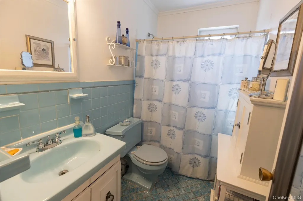 1865 Hunt Avenue Bronx NY 10462